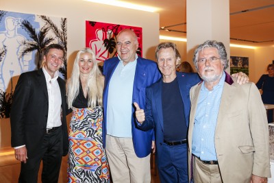 BERLIN, GERMANY - JUNE 22: Photographic artist Georg Glatzel, german actress Simone Bechtel, Ahmet Pekkip, businessman Winfried Rothermel and artist Stefan Szczesny attend the 'Glatzel & Szczesny - New York & Saint Tropez meets Berlin' Exhibition Preview at Sankthorst Department Art Gallery on June 22, 2016 in Berlin, Germany. (Photo by Isa Foltin/Getty Images for Ajoure)